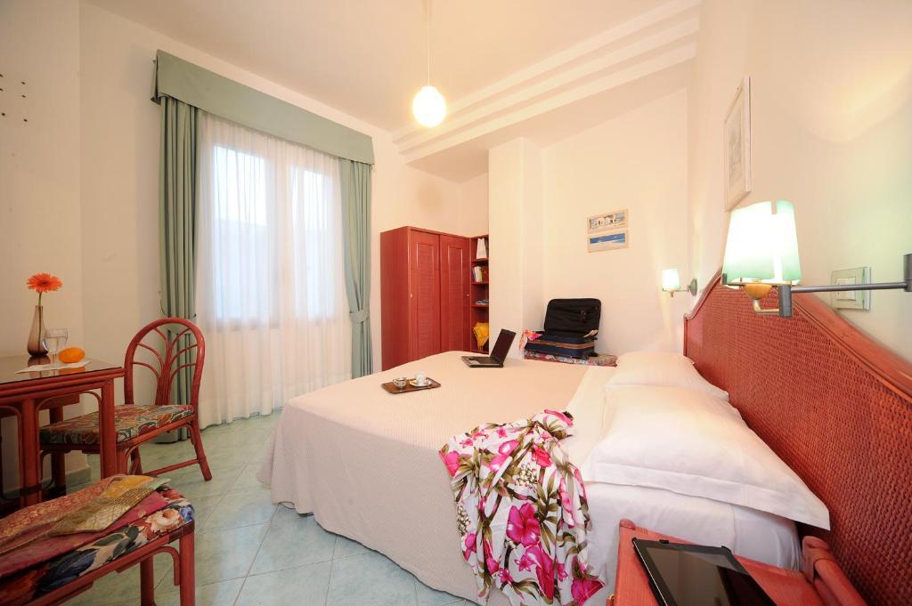 Hotel Ulisse Ίσκια Δωμάτιο φωτογραφία